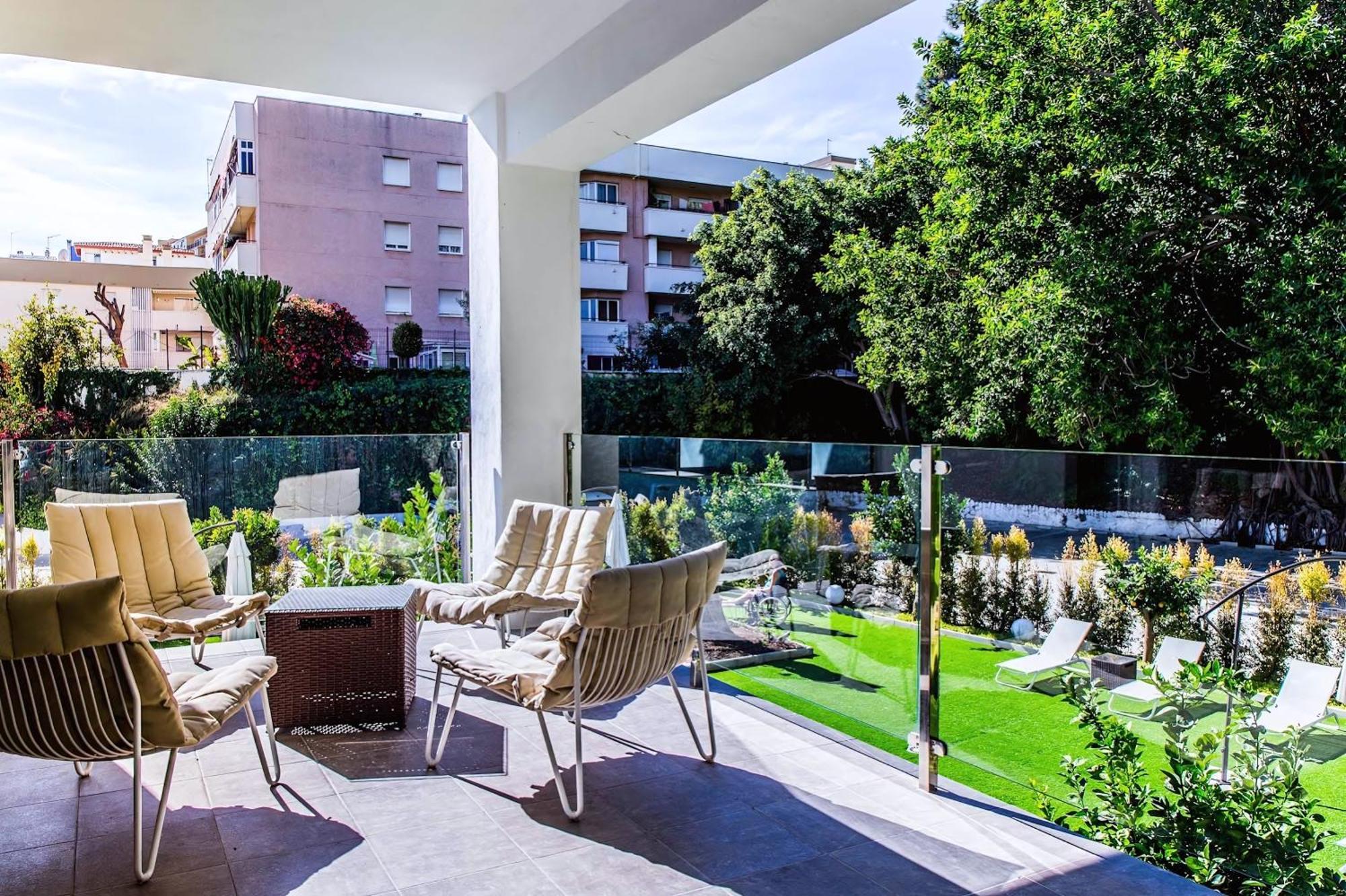 Bluesea Dimona Suites Torremolinos Bagian luar foto