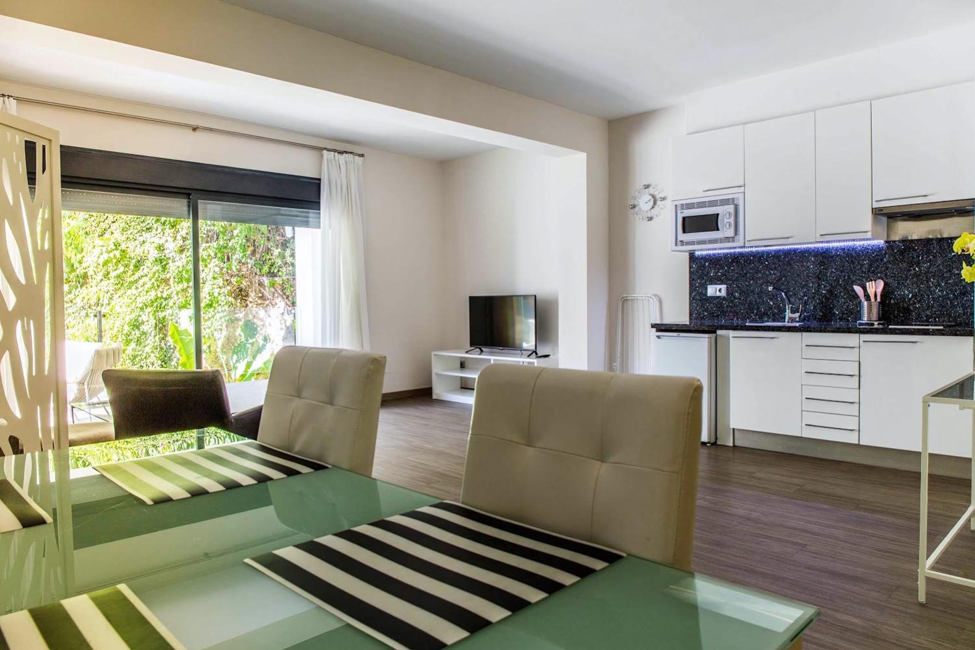Bluesea Dimona Suites Torremolinos Bagian luar foto