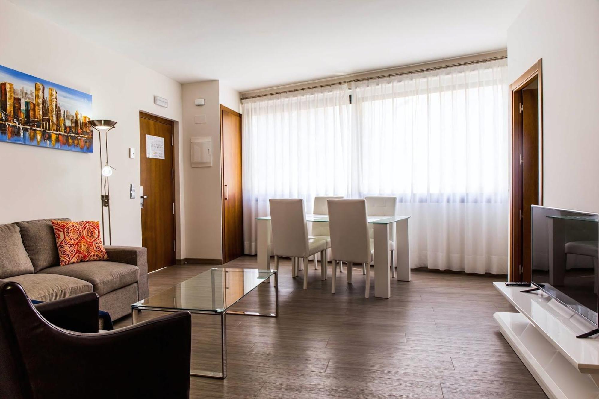 Bluesea Dimona Suites Torremolinos Bagian luar foto