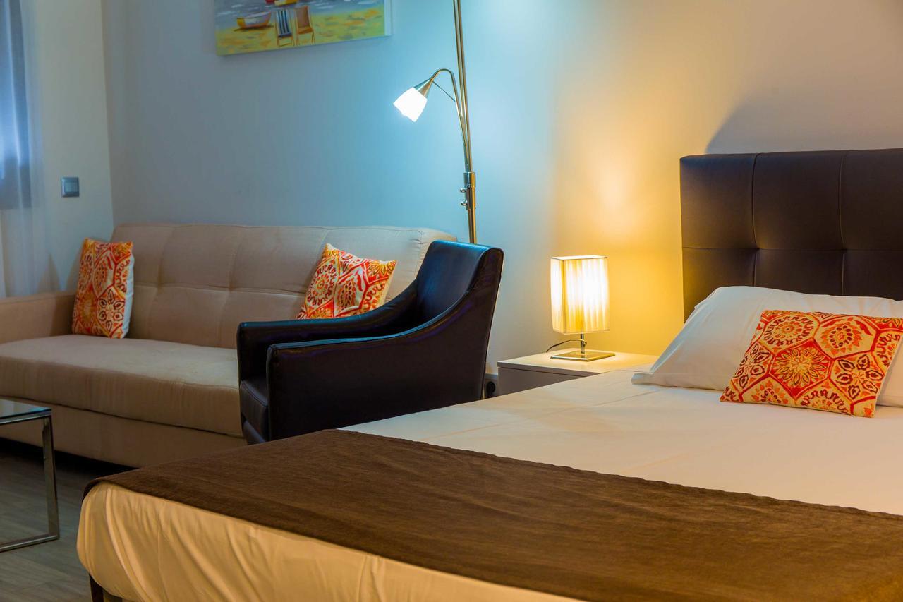 Bluesea Dimona Suites Torremolinos Bagian luar foto